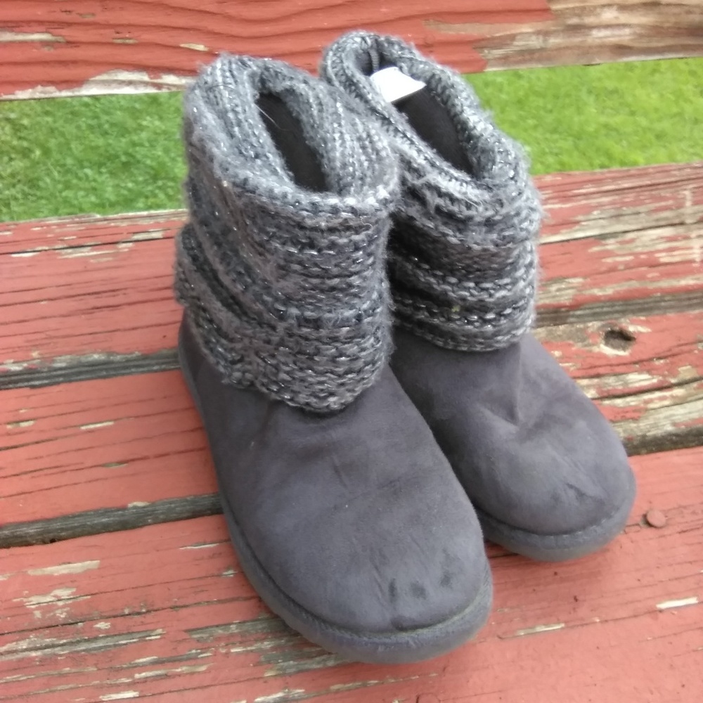Girls boots